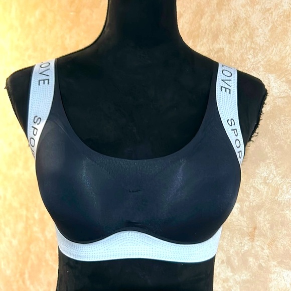 Seamless Wide Strap Push Up Bra Ultra-Comfortable & Moisture-Wicking - Picture 5 of 13
